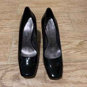 Nine West pumps